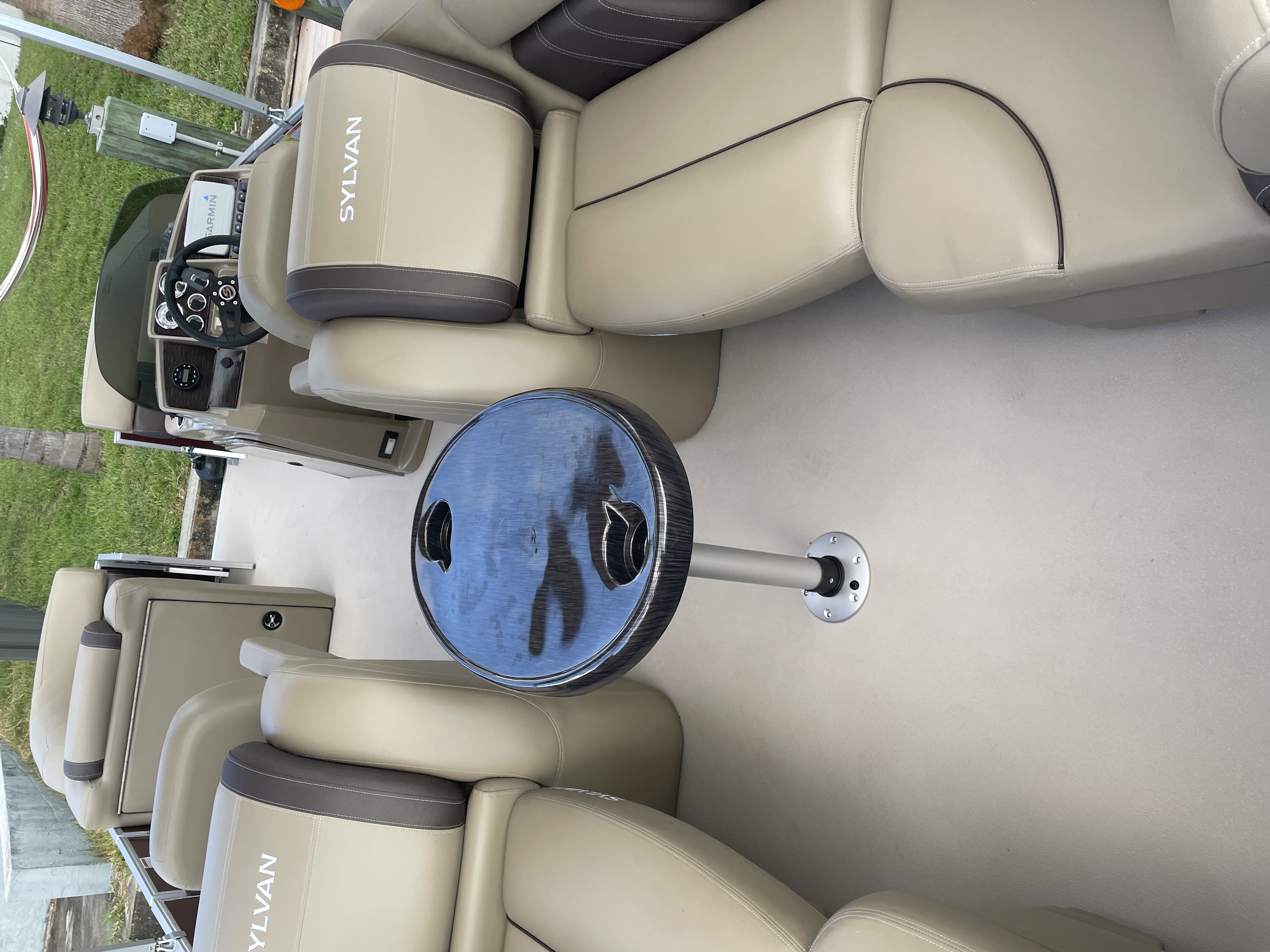 Rent a SYLVAN MARINE 822 MIRAGE LZ in Cape Coral, FL on Boatsetter