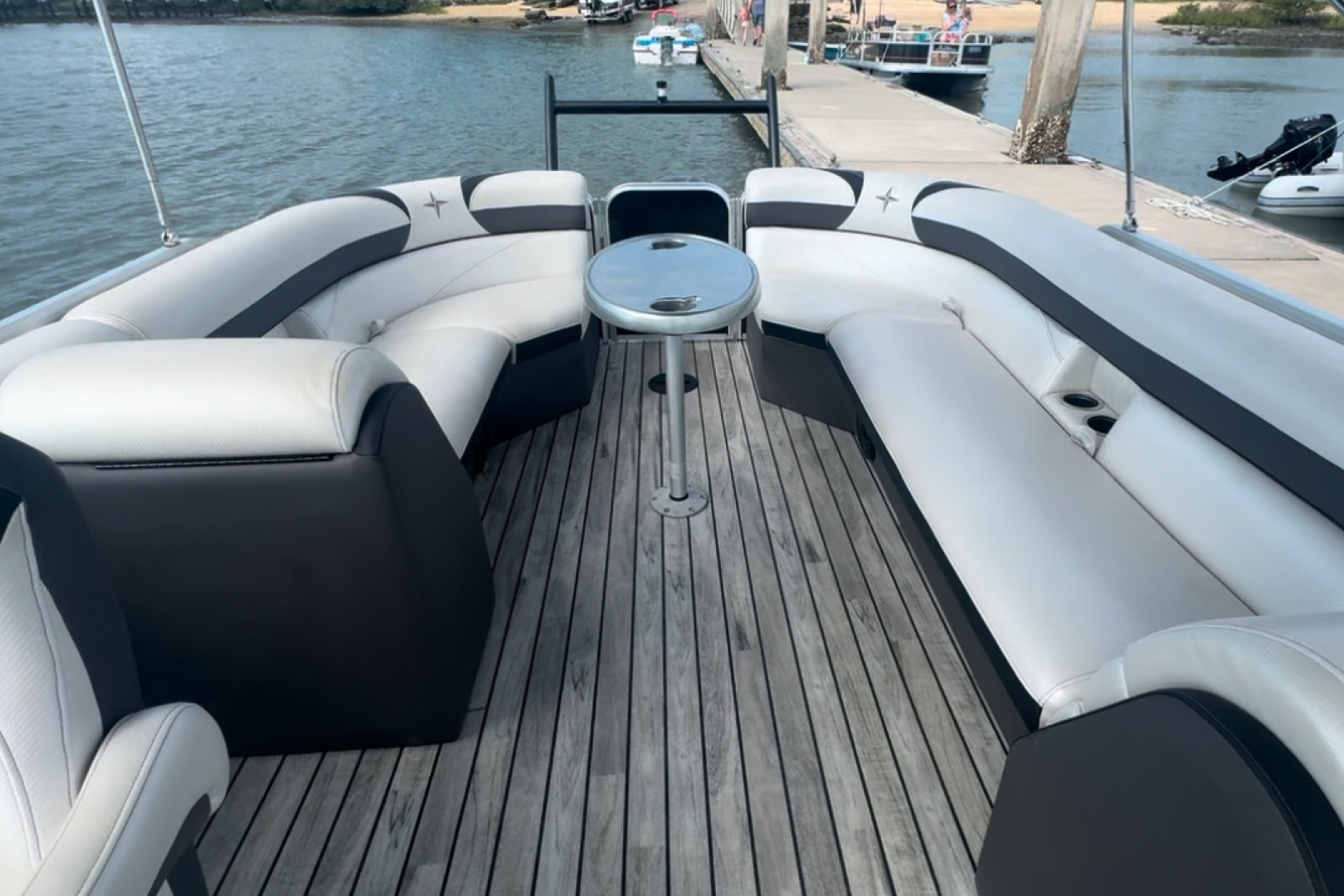 Rent a Berkshire Pontoons 253RFX Premium Ultra BP3 Tri-Tube in St