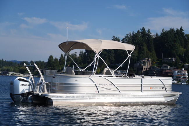 Moss Bay — Trifecta Pontoons 25RL SS 2.75 Tripletoon