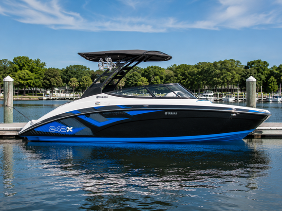 Rent a Yamaha 242X E-Series in Lakeway, TX on Boatsetter